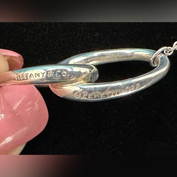 Tiffany and Co. Elsa Peretti Sterling Silver Interlocking Oval Pendant Necklace - Picture 3 of 7